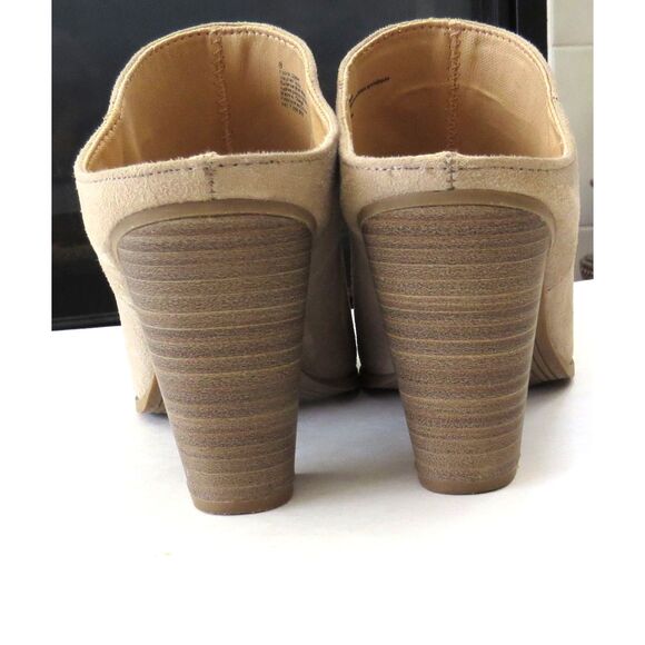 Express Women's Block Heel Mules  Faux Suede Tan  8 EUC - Picture 7 of 11